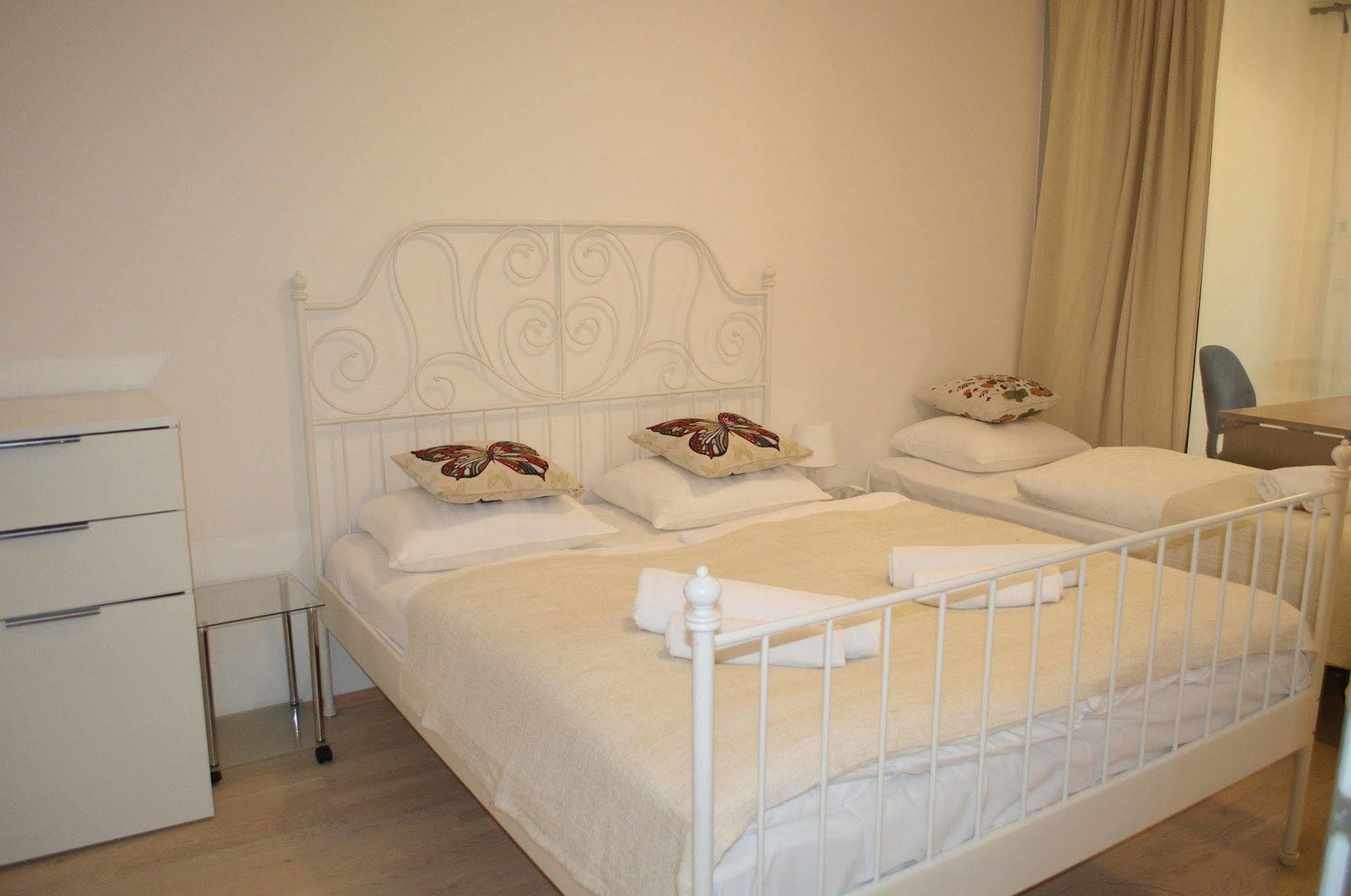 Enjoy In Garden Apartment ปราก ภายนอก รูปภาพ