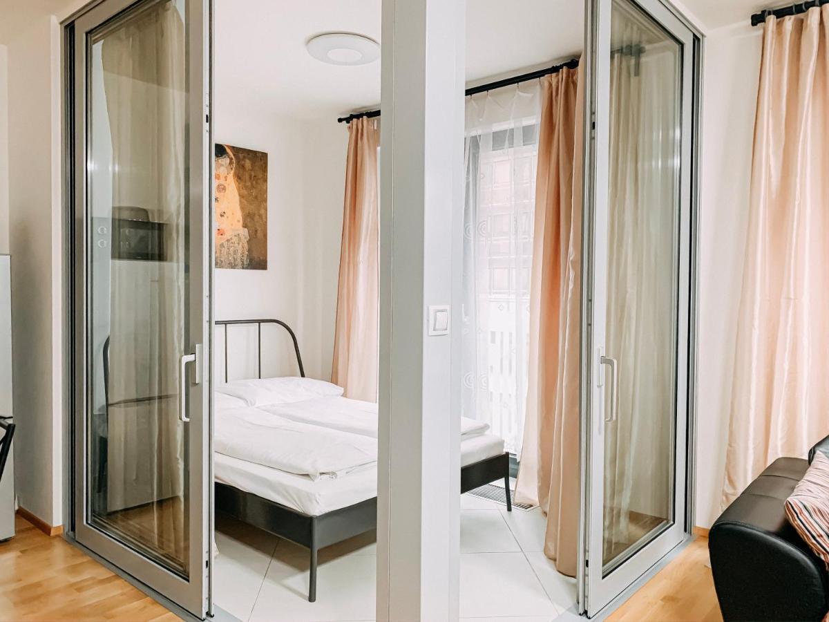 Enjoy In Garden Apartment ปราก ภายนอก รูปภาพ